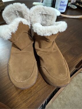 Taos Footwear Brown Suede Ankle Booties with Cream Faux-Fur Trim
